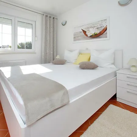 Apartment Anka *