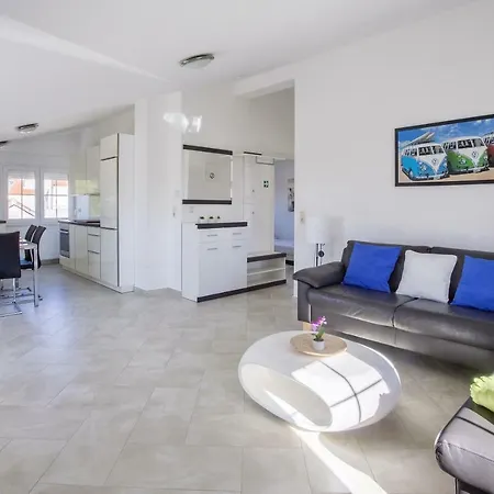 Apartment Anka *